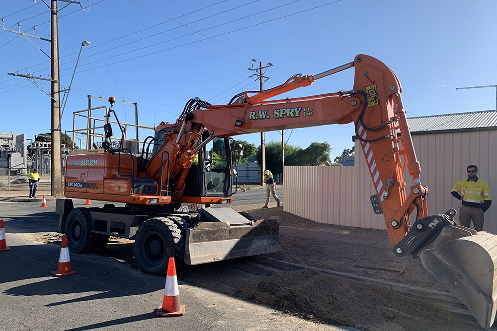 Doosan DX140 (Wheeled)