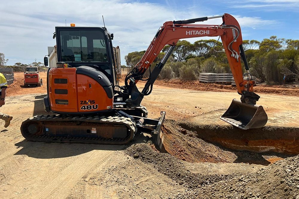 Hitachi ZX48U