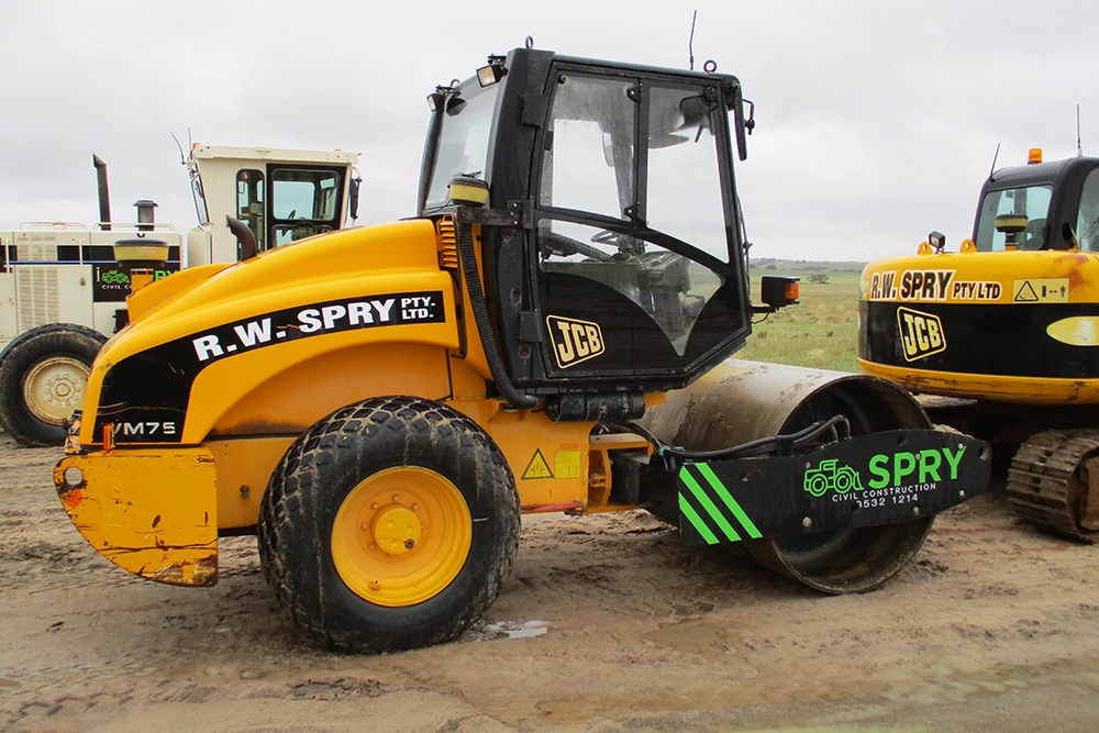 JCB – Smooth 8t
