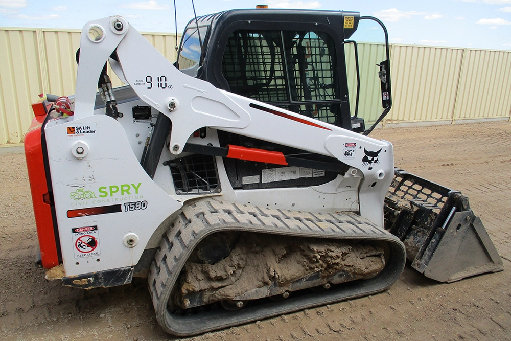 Bobcat T590