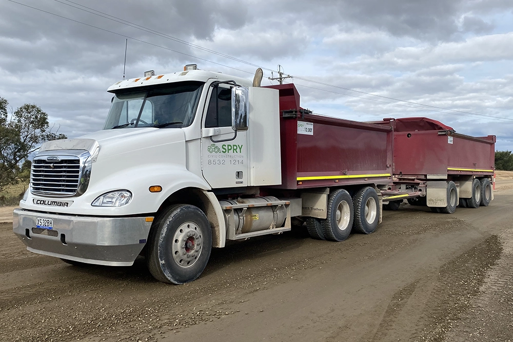 Freightliner - Truck and Dog