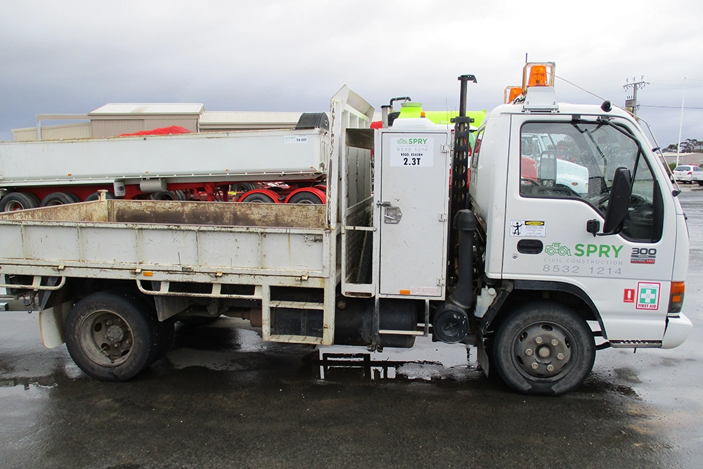 Isuzu 300 Single Cab Tipper